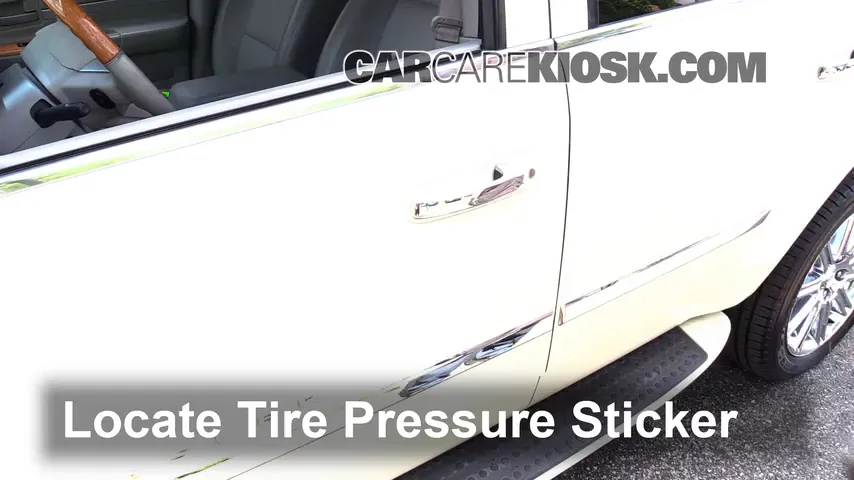 2008 Chrysler Aspen Limited 5.7L V8 Tires & Wheels Check Tire Pressure